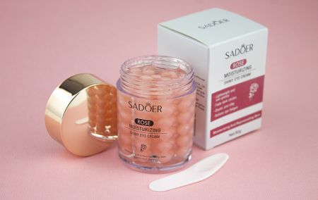 Увлажняющий крем для кожи вокруг глаз с Розой Sadoer Rose Moisturizing Shiny Eye Cream, 60 г